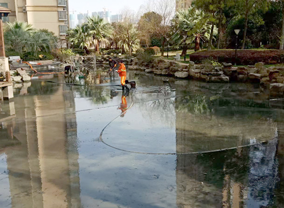 博厚镇景观池淤泥清理