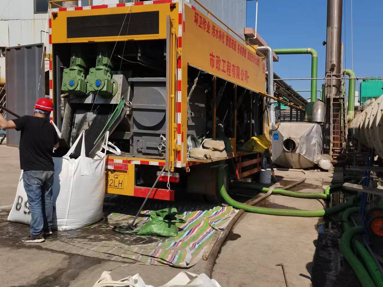 博厚镇淤泥压干处理